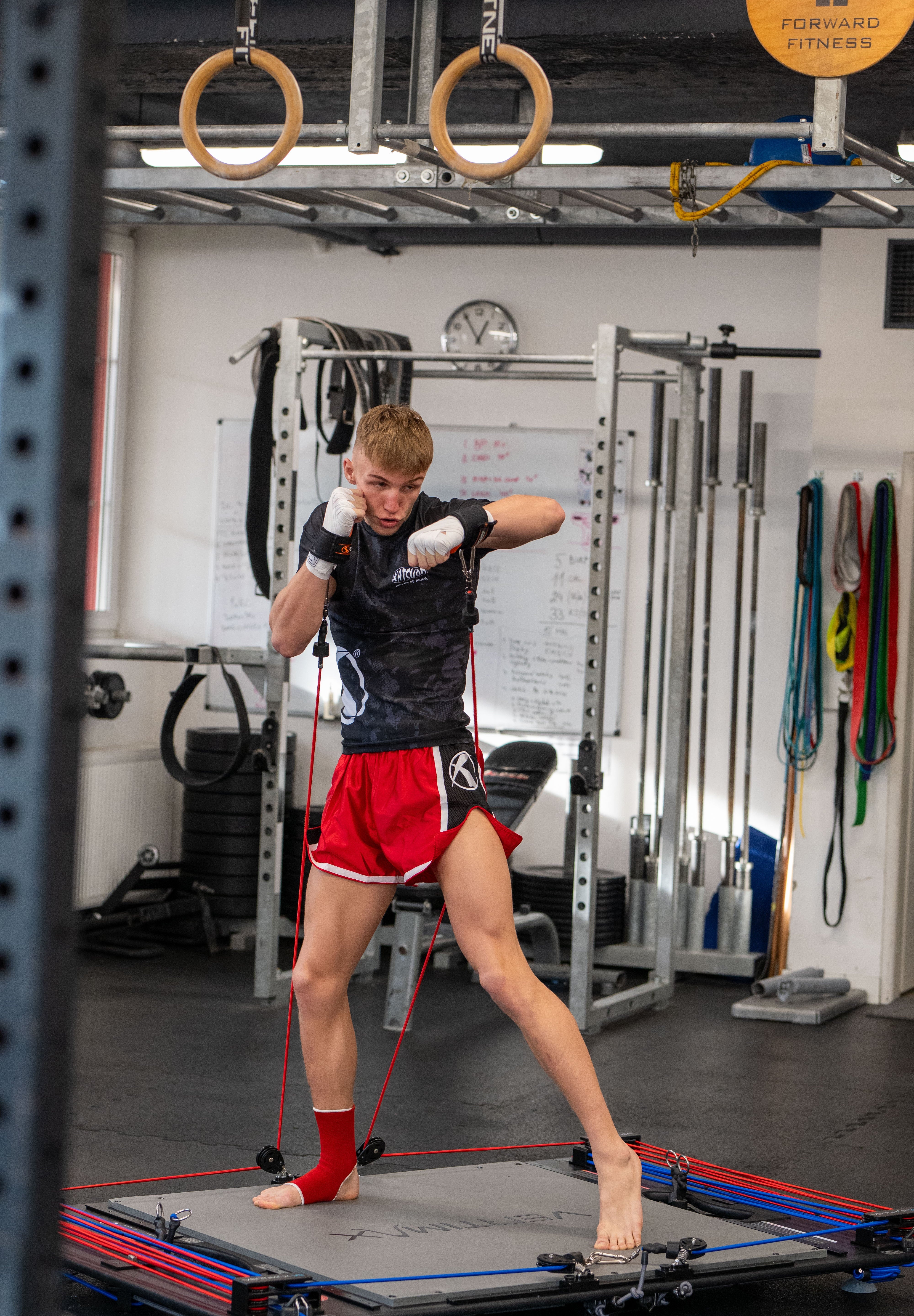 Katsudo pantaloni scurți de muay thai Huricane, roșii