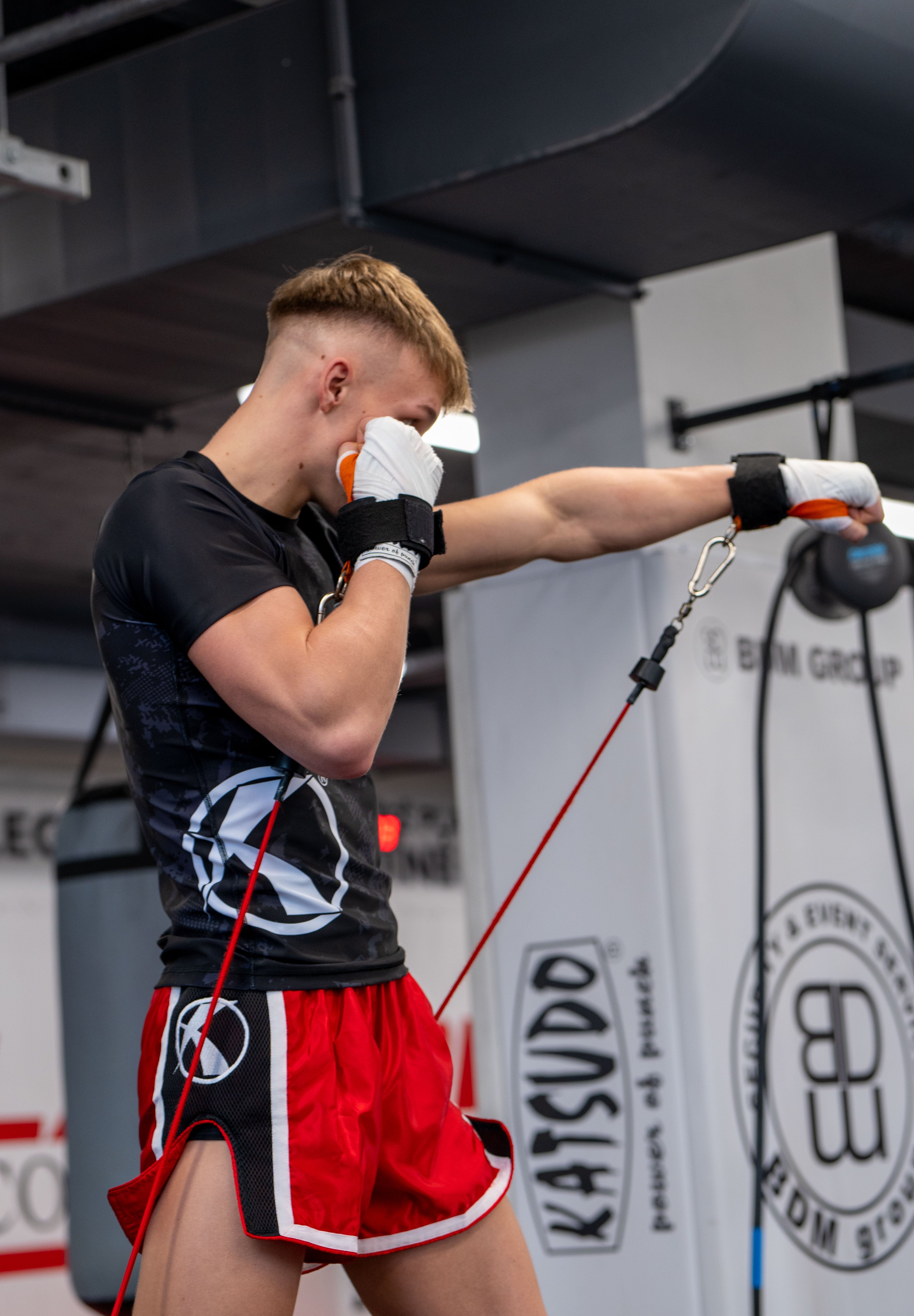 Katsudo pantaloni scurți de muay thai Huricane, roșii