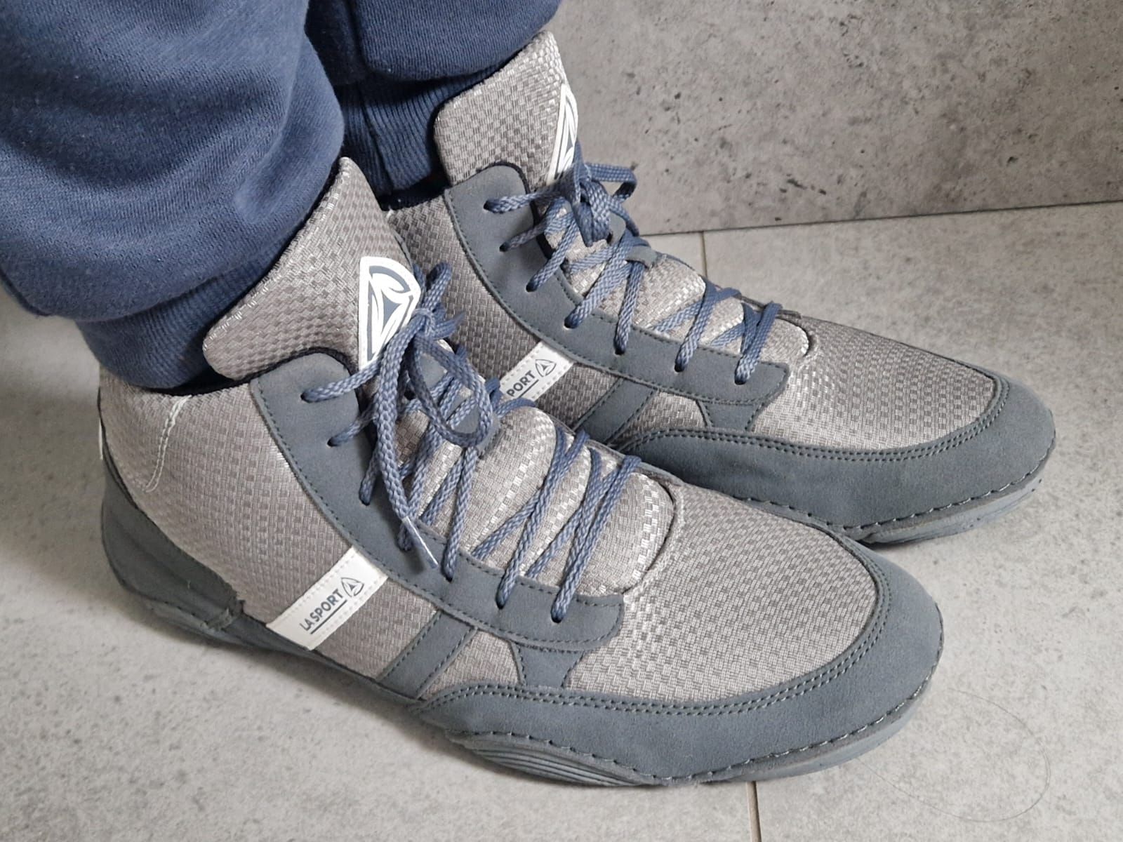 La sport pantofi de lupte, gri