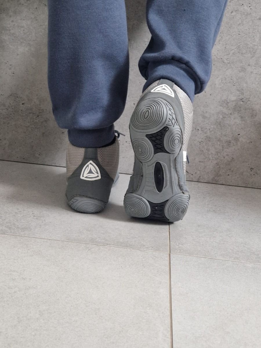 La sport pantofi de lupte, gri